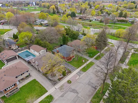 24 Hillmount Street Kitchener ON N2C 2C6