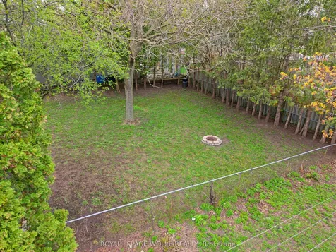 24 Hillmount Street Kitchener ON N2C 2C6
