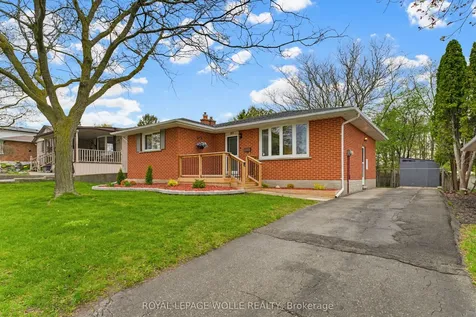 24 Hillmount Street Kitchener ON N2C 2C6