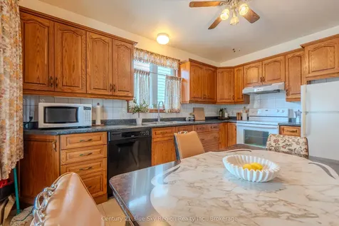 137 Second Avenue E North Bay ON P1B 1L3