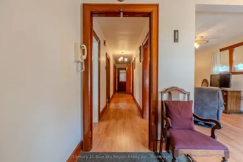 137 Second Avenue E North Bay ON P1B 1L3