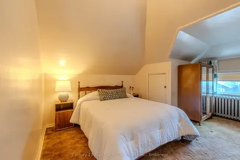 137 Second Avenue E North Bay ON P1B 1L3