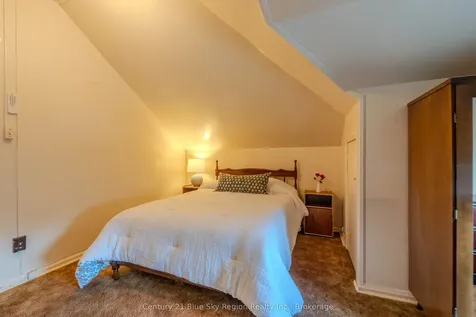 137 Second Avenue E North Bay ON P1B 1L3