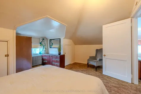 137 Second Avenue E North Bay ON P1B 1L3