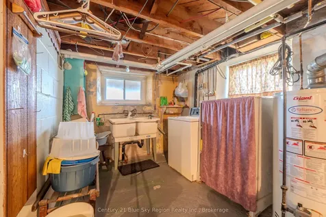 137 Second Avenue E North Bay ON P1B 1L3