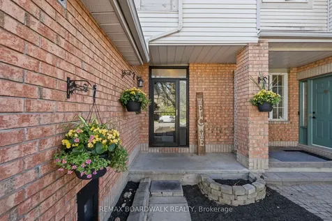 92 Kincardine Drive Kanata ON K2V 1B2