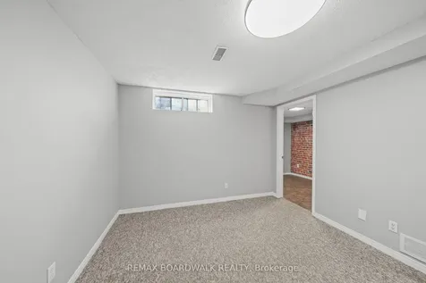 92 Kincardine Drive Kanata ON K2V 1B2