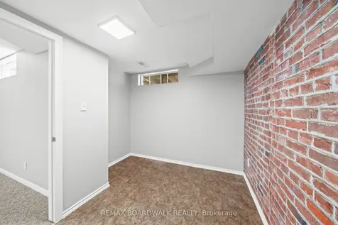 92 Kincardine Drive Kanata ON K2V 1B2