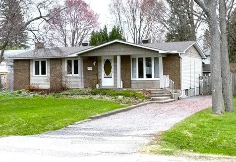320 Justin Street North Bay ON P1B 5J9