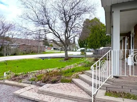 320 Justin Street North Bay ON P1B 5J9