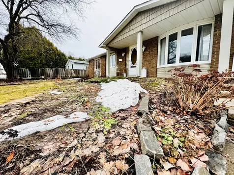 320 Justin Street North Bay ON P1B 5J9