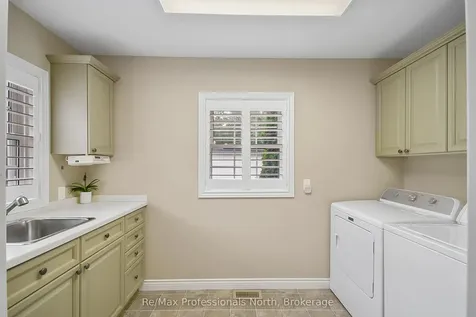160 Tiffany Trail Gravenhurst ON P1P 1A6