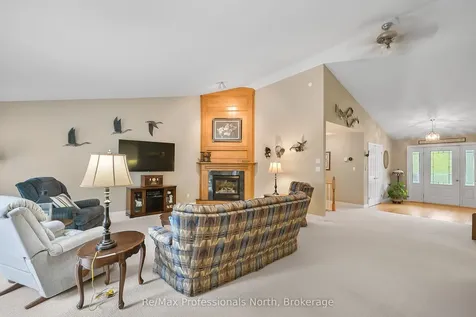 160 Tiffany Trail Gravenhurst ON P1P 1A6