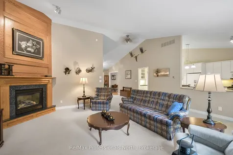 160 Tiffany Trail Gravenhurst ON P1P 1A6