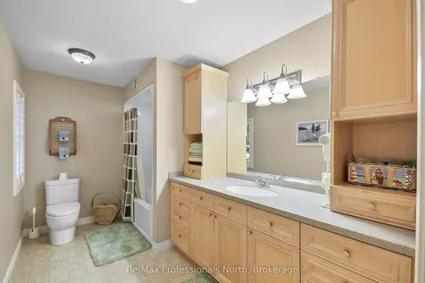 160 Tiffany Trail Gravenhurst ON P1P 1A6