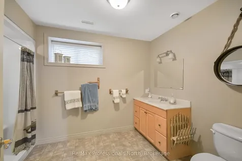 160 Tiffany Trail Gravenhurst ON P1P 1A6