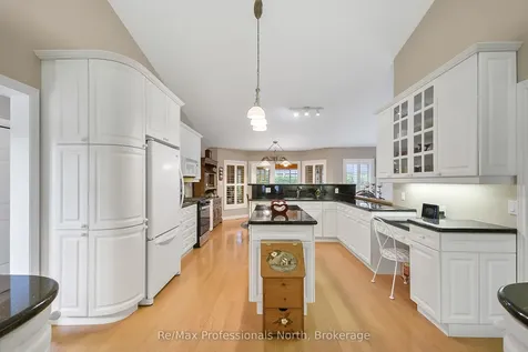 160 Tiffany Trail Gravenhurst ON P1P 1A6