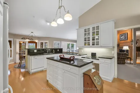 160 Tiffany Trail Gravenhurst ON P1P 1A6