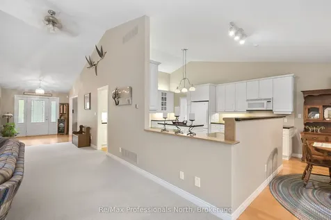 160 Tiffany Trail Gravenhurst ON P1P 1A6