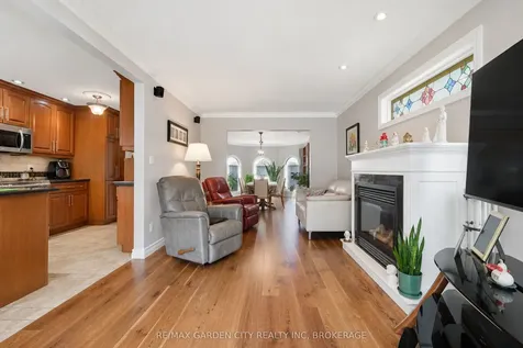 13 Third Avenue St. Catharines ON L2W 1A8