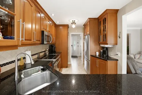 13 Third Avenue St. Catharines ON L2W 1A8