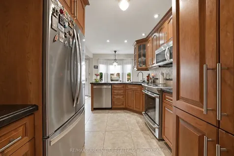 13 Third Avenue St. Catharines ON L2W 1A8