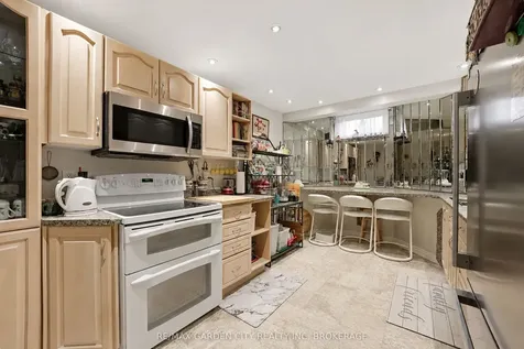 13 Third Avenue St. Catharines ON L2W 1A8