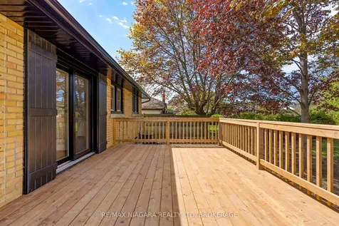 3555 Gainsborough Avenue Niagara Falls ON L2J 2T9