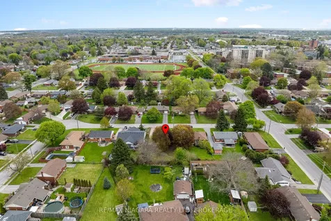 3555 Gainsborough Avenue Niagara Falls ON L2J 2T9