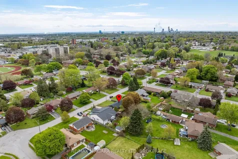 3555 Gainsborough Avenue Niagara Falls ON L2J 2T9