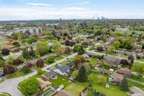 3555 Gainsborough Avenue Niagara Falls ON L2J 2T9