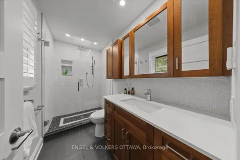 28 Leacock Drive Kanata ON K2K 1S1