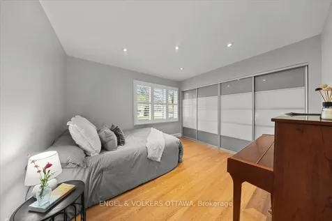 28 Leacock Drive Kanata ON K2K 1S1