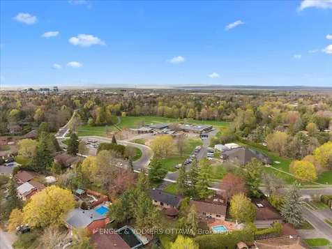 28 Leacock Drive Kanata ON K2K 1S1