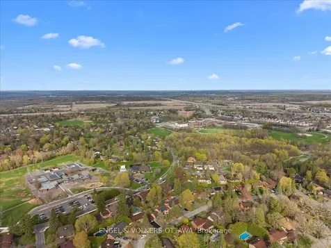 28 Leacock Drive Kanata ON K2K 1S1