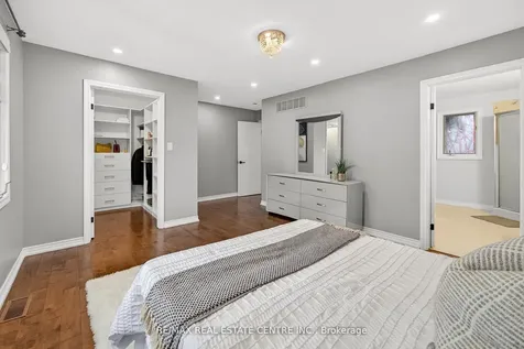 25 Highbury Drive Hamilton ON L8J 2T3