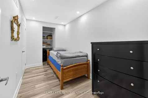 25 Highbury Drive Hamilton ON L8J 2T3