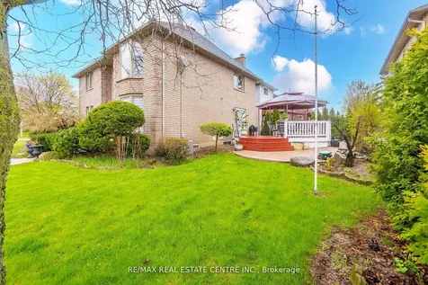 25 Highbury Drive Hamilton ON L8J 2T3