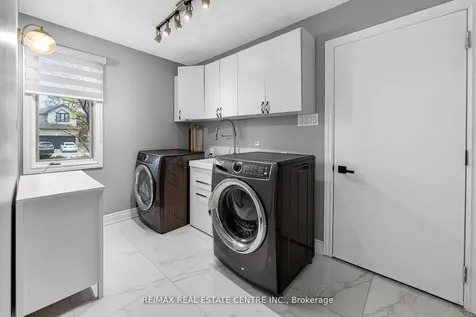 25 Highbury Drive Hamilton ON L8J 2T3