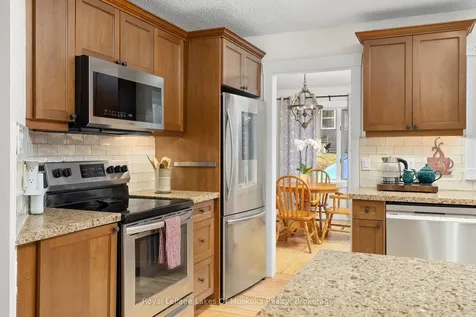 84 Clarke Crescent Huntsville ON P0B 1L0
