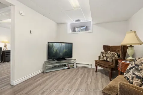 84 Clarke Crescent Huntsville ON P0B 1L0
