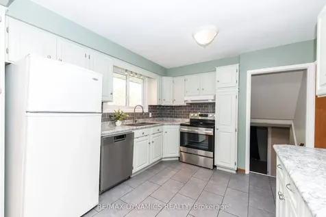 51 Karen Crescent Welland ON L3C 2Y7