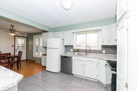 51 Karen Crescent Welland ON L3C 2Y7