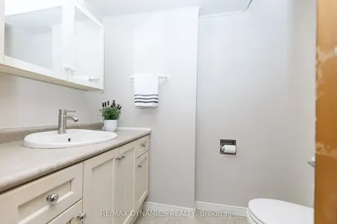 51 Karen Crescent Welland ON L3C 2Y7