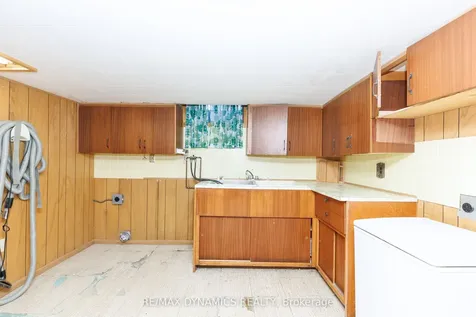 51 Karen Crescent Welland ON L3C 2Y7