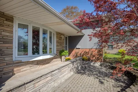 51 Karen Crescent Welland ON L3C 2Y7