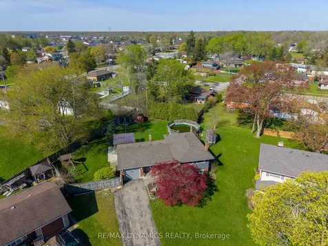 51 Karen Crescent Welland ON L3C 2Y7