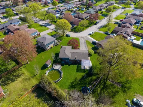 51 Karen Crescent Welland ON L3C 2Y7