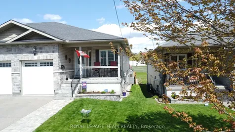 11A Centre Street N Brockville ON K6V 5S6