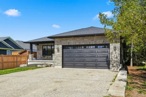 18 Geddes Street W Minto ON N0G 1M0